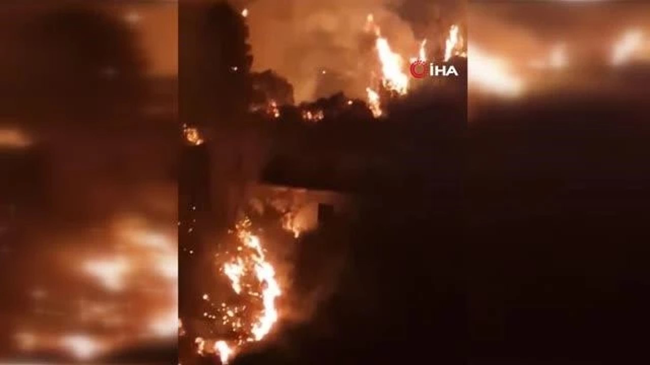 Sicilya Adası'nda Orman Yangını: Kırmızı Alarm Verildi, Eğitime Ara Verildi
