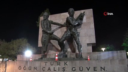 Akıl sağlığı yerinde olmayan kişi Güvenpark'ta anıtı ateşe verdi