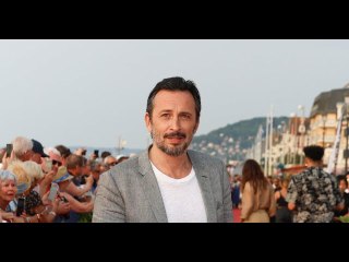 Michaël Cohen (Bungalow 21) soutenu par une ex-compagne célèbre, et ce n'est pas Emmanuelle Béart