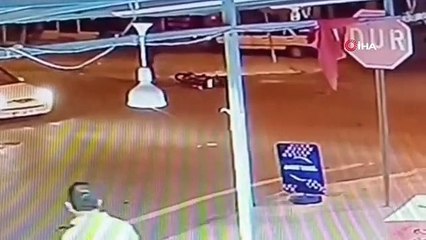 Erdemli'de 'Dur' Tabelasına Uymayan Sürücüler Kazalara Neden Oluyor