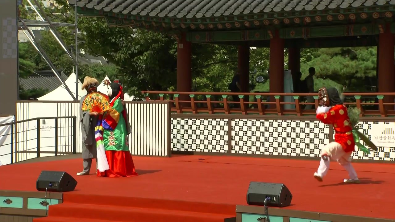 [날씨] 내일도 맑고 큰 일교차...봉산탈춤 축제 한창 / YTN