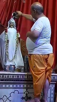 राधाजी का हुआ जन्माभिषेक, मंदिरों में छाया उल्लास