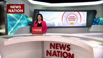 महिला के कंधे पर विशालाय अजगर, वीडियो सोशल मीडिया पर वायरल
