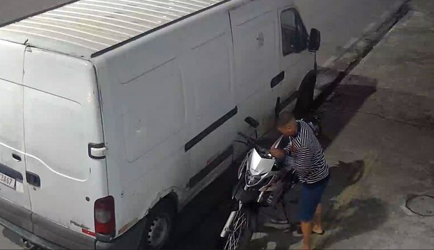 Homem conhecido como ladrão de moto tenta furtar veículo na Cidade Baixa