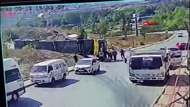 Başakşehir'de İETT otobüsünün içindeki kaza dehşeti kamerada