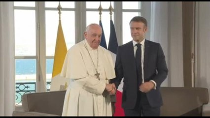 Il Papa incontra in privato il presidente Macron a Marsiglia