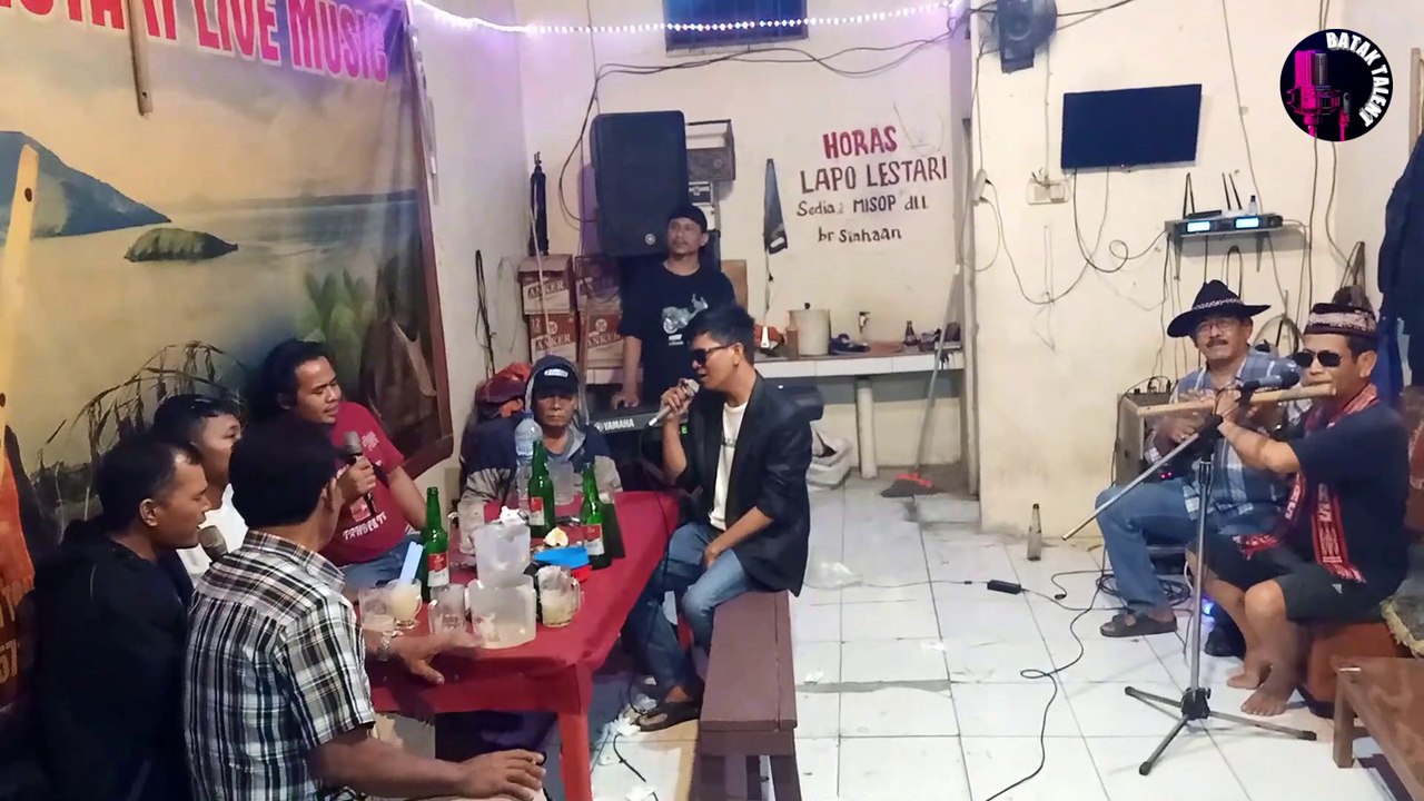 Amazing Vocal - three great singers were singing at the hangout - Berkat Voice Batak Sad Song - Lagu Batak
