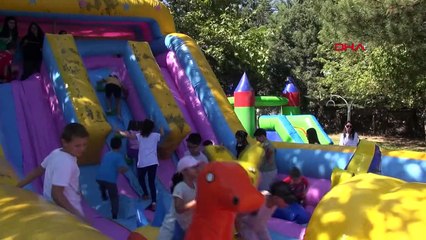 POLİSLERİN PİKNİĞİNDE HALAT ÇEKME VE ÇUVAL YARIŞMASI