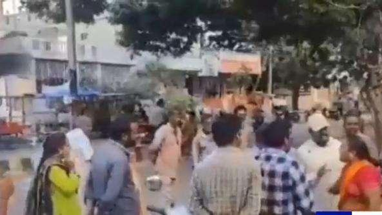 బాపట్ల జిల్లా: ఇదేం న్యాయం సార్... చిరు వ్యాపారుల ఆగ్రహం