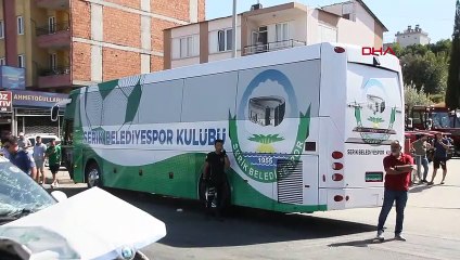 Serik Belediyespor Otobüsü Kaza Yaptı