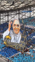 VIDEO. Les supporters affichent leur soutien à Pablo Longoria devant la Commanderie