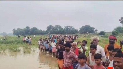 भागलपुर: SDRF को पहुंचने से पहले आपदा मित्र ने खोज निकाली लाश, देखें वीडियो