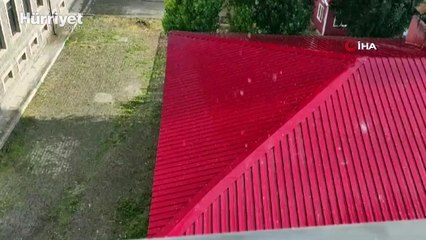 Ardahan'da dolu yağışı sonrası köy beyaza büründü