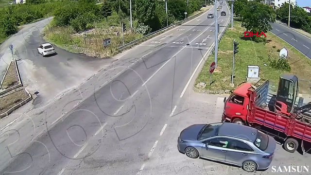 Samsun'da KGYS Kameralarına Yansıyan Trafik Kazaları