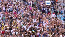 Milhares assistem à missa do Papa Francisco em Marselha