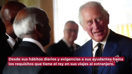 ¿Carlos III carga con su propio asiento de WC? Lo que el monarca reveló