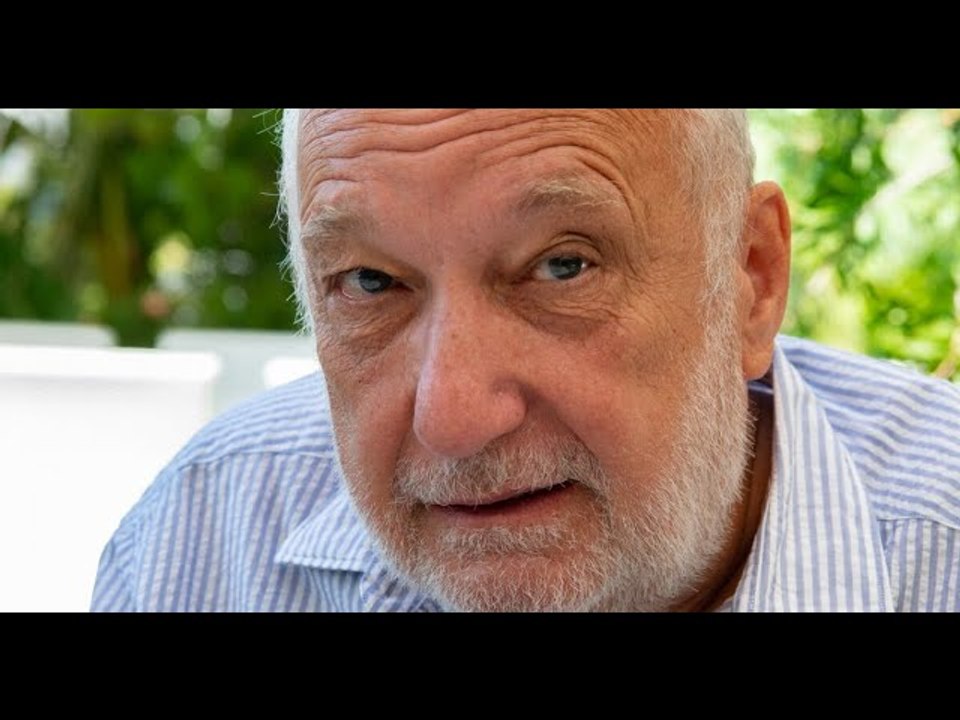 François Berléand papa de jumelles de 14 ans à 71 ans : la mort le taraude, il s'inquiète de plus en