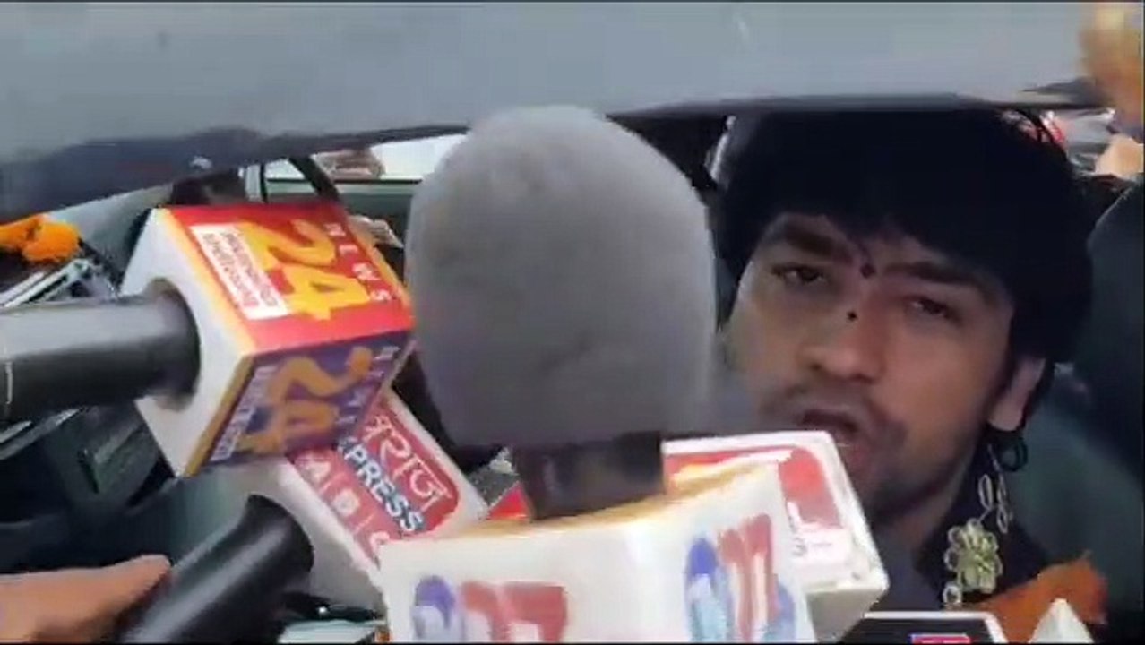 Video- बागेश्वर धाम पं. शास्त्री ने किसे बताया रावण के खानदान का