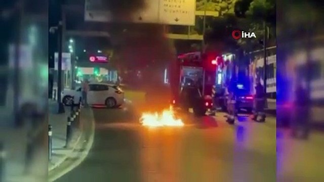Beşiktaş’ta seyir halindeki motosiklet alev alev yandı