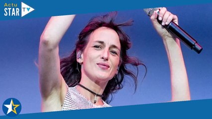 Juliette Armanet  Son ex est un célèbre artiste    elle l'a même choisi pour être le parrain de son