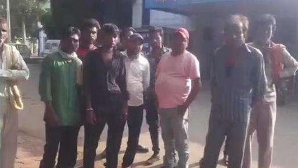 गुना: ट्रक की टक्कर से टैक्सी सवार बैंड वाले युवक की मौत