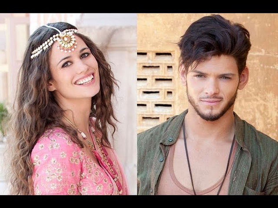 Coup de foudre à Jaipur (TF1 Séries Films) - Lucie Lucas et Rayane Bensetti : "On s’est embrassés,