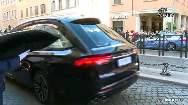 Il feretro di Giorgio Napolitano arriva al Senato per la camera ardente