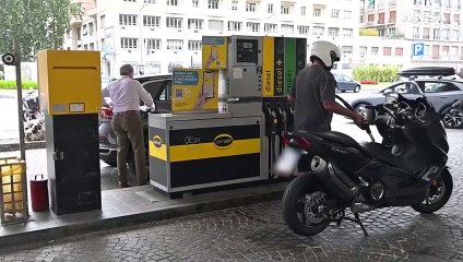 Benzina, "all'erario 5,6 miliardi, per bonus 104 milioni"