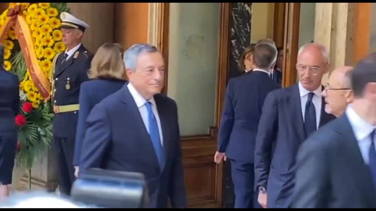 Napolitano, da Casini a Draghi: i primi arrivi alla camera ardente