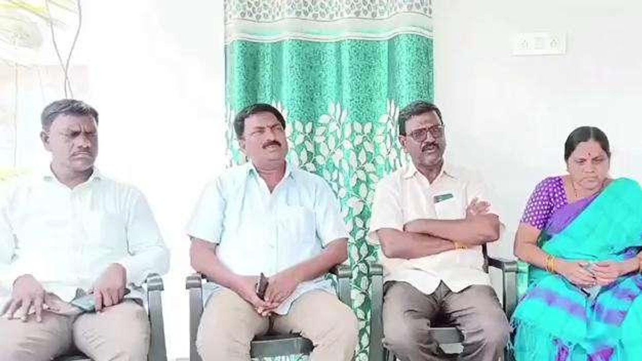 నారాయణపేట: చేనేత కార్మికులకు మగ్గాల పంపిణీ