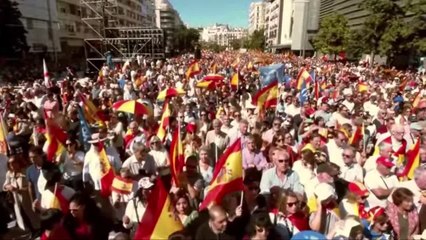 Rajoy: "Es muy importante que Feijóo pueda subirse la próxima semana a la tribuna del congreso enarbolando la bandera de la Constitución"