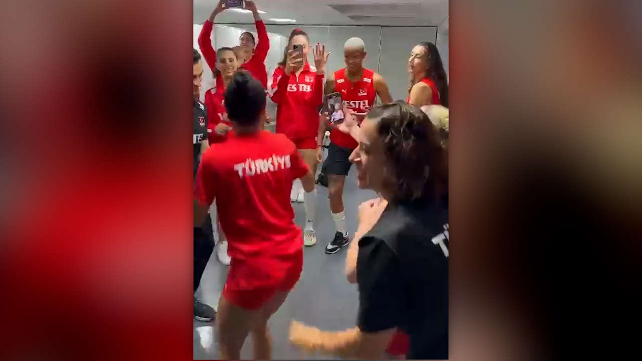 Federasyondan 'erik dalı'yla kutlama