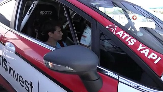 Bursa'da Otomobil Yarışmacıları Çocuklar İçin Hünerlerini Sergiledi