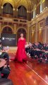 Kanser tedavisi gören Tanyeli, Milano Fashion Week'te podyuma çıktı