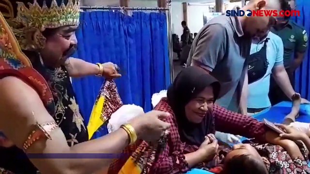 HUT Ke-78 TNI, Korem 042/Gapu Turunkan Gatot Kaca Hibur Anak-anak Sunatan Massal