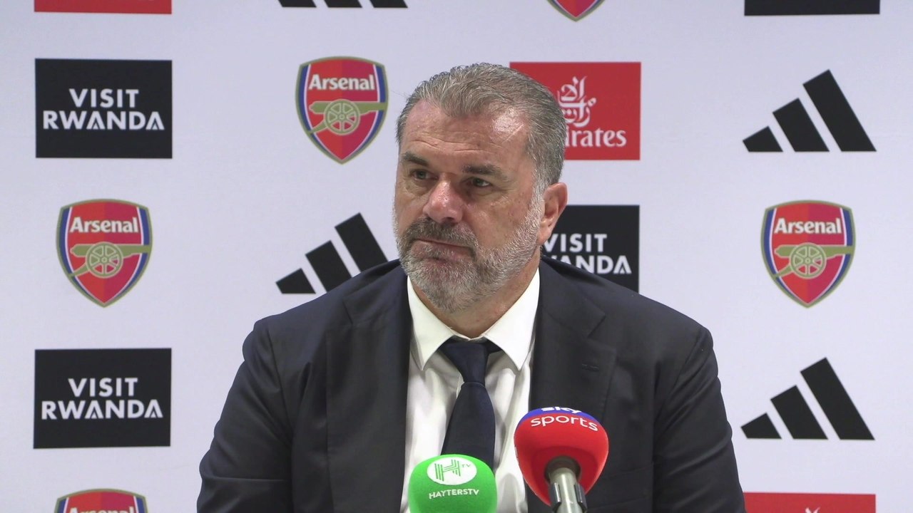 Ange Postecoglou reacts to Tottenham's North Lo...