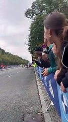 Manifestantes do grupo Última Geração invadem maratona de Berlim