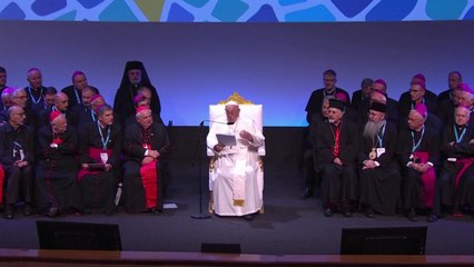 교황 "이주민에 무관심"...마크롱 "부끄러울 것 없어" / YTN