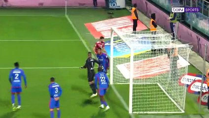 Brilliant Brest top Ligue 1 with late Lyon win