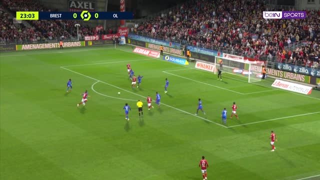 Brilliant Brest top Ligue 1 with late Lyon win