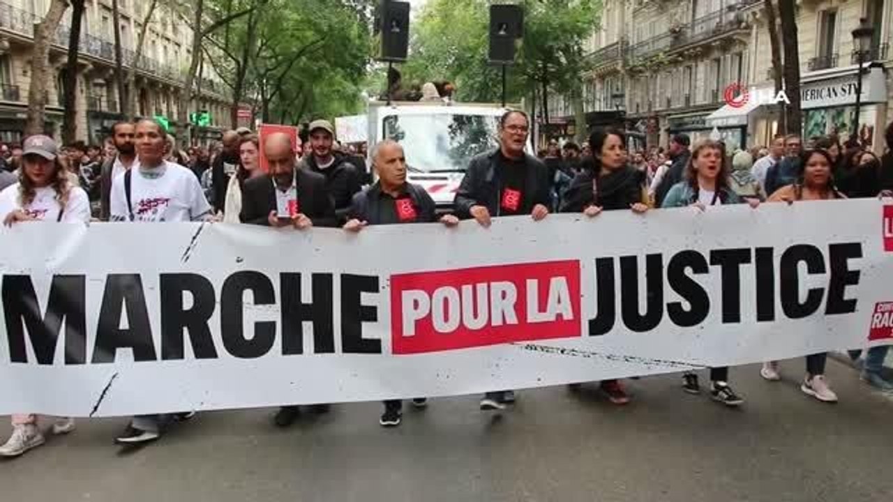 Fransa'da polis şiddeti ve ırkçılık protesto edildi