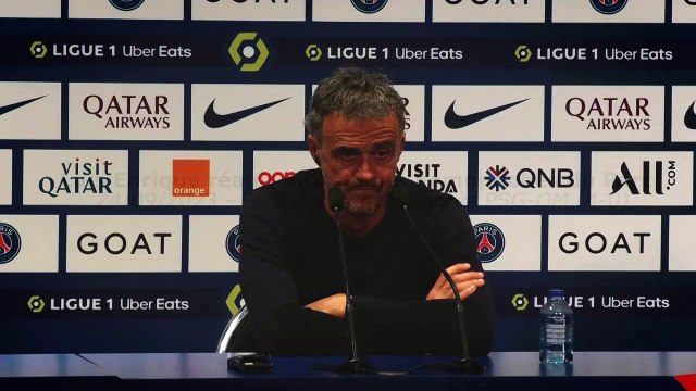 Luis Enrique réagit aux chants homophobes du Parc