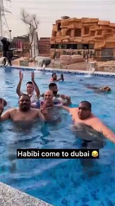 Habibi_enjoying_in_dubai Habibi come to Dubai