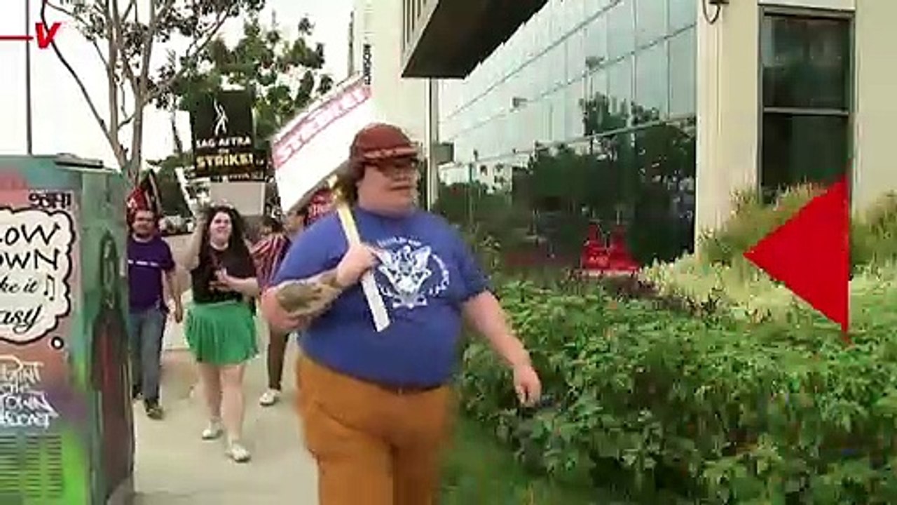 Hollywood Writers Reach ‘Tentative Agreement’ With Studios After 146 Day Strike