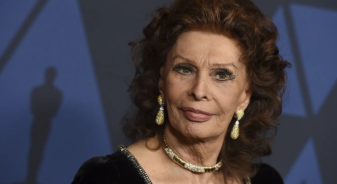 La angustia de Sofía Loren: operada por una fractura de cadera cuatro días después de cumplir los 89 años