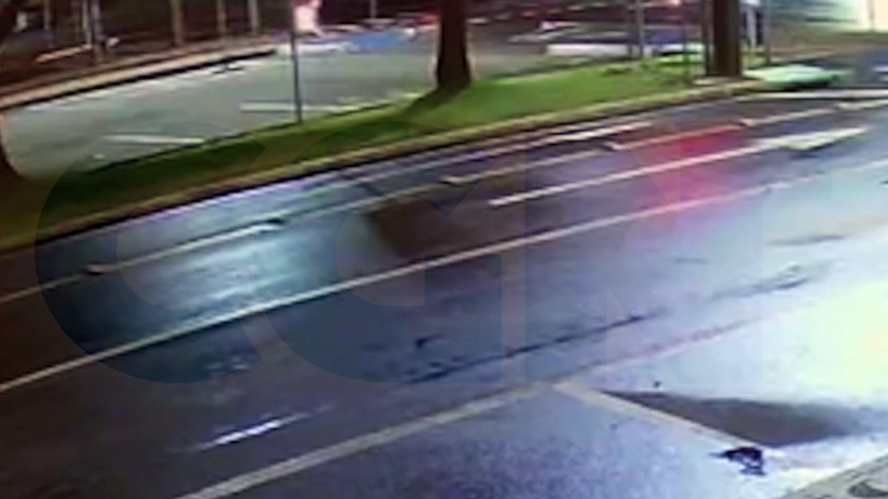 Veja por outro ângulo o acidente que deixou motociclista ferido na Rua Visconde de Guarapuava no Centro