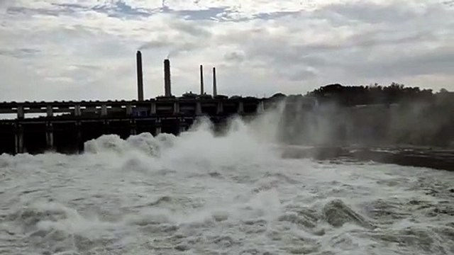 अचानक इतनी भारी बारिश हुई कि चम्बल नदी के चारों बांधों के गेट खोलने पड़े