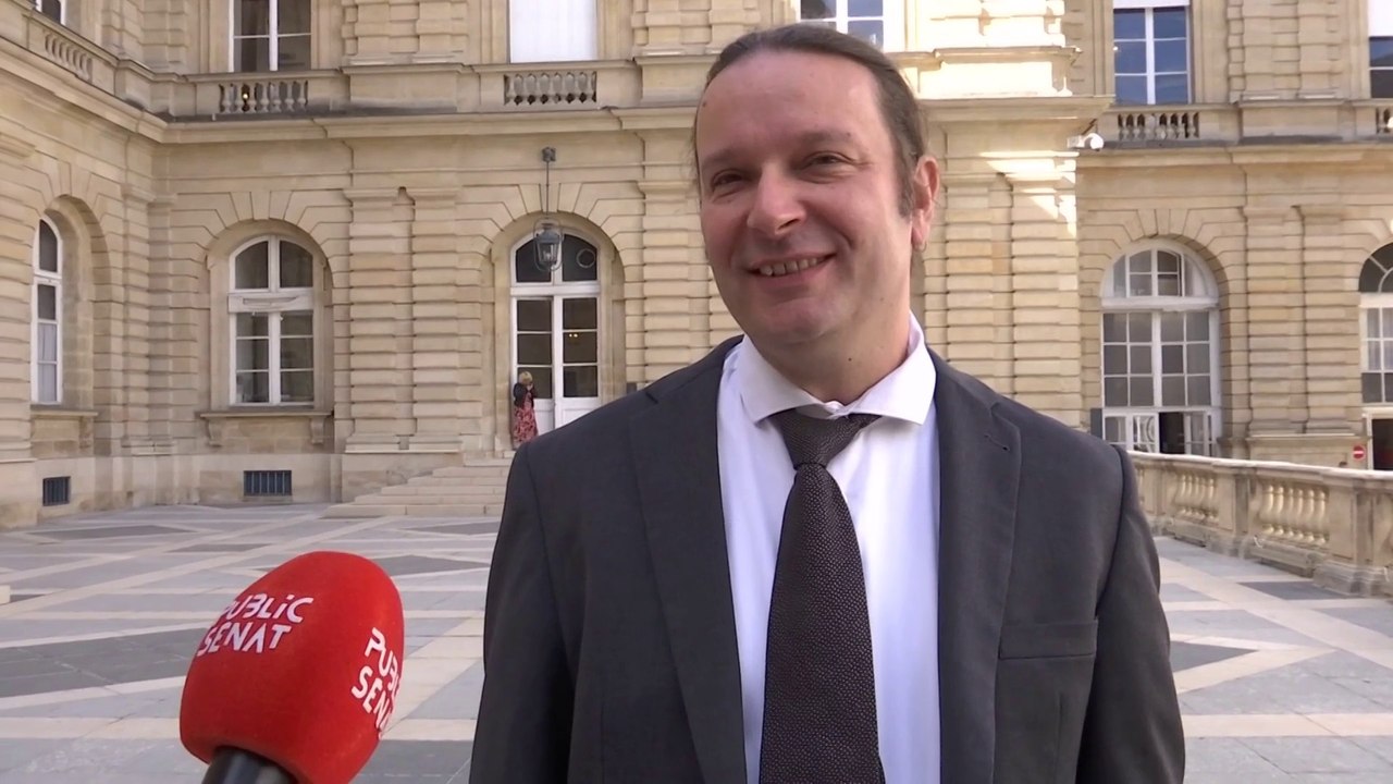 Les premiers pas au Sénat de Pierre Barros, sénateur apparenté communiste du Val d'Oise