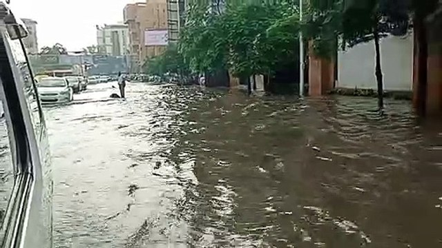 Video.... अहमदाबाद: दूसरे दिन भी बारिश, कई जगहों पर भरा पानी