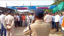 रामपुर तानसी रहा बंद, सरकार के खिलाफ लगाए नारे, देखें वीडियो